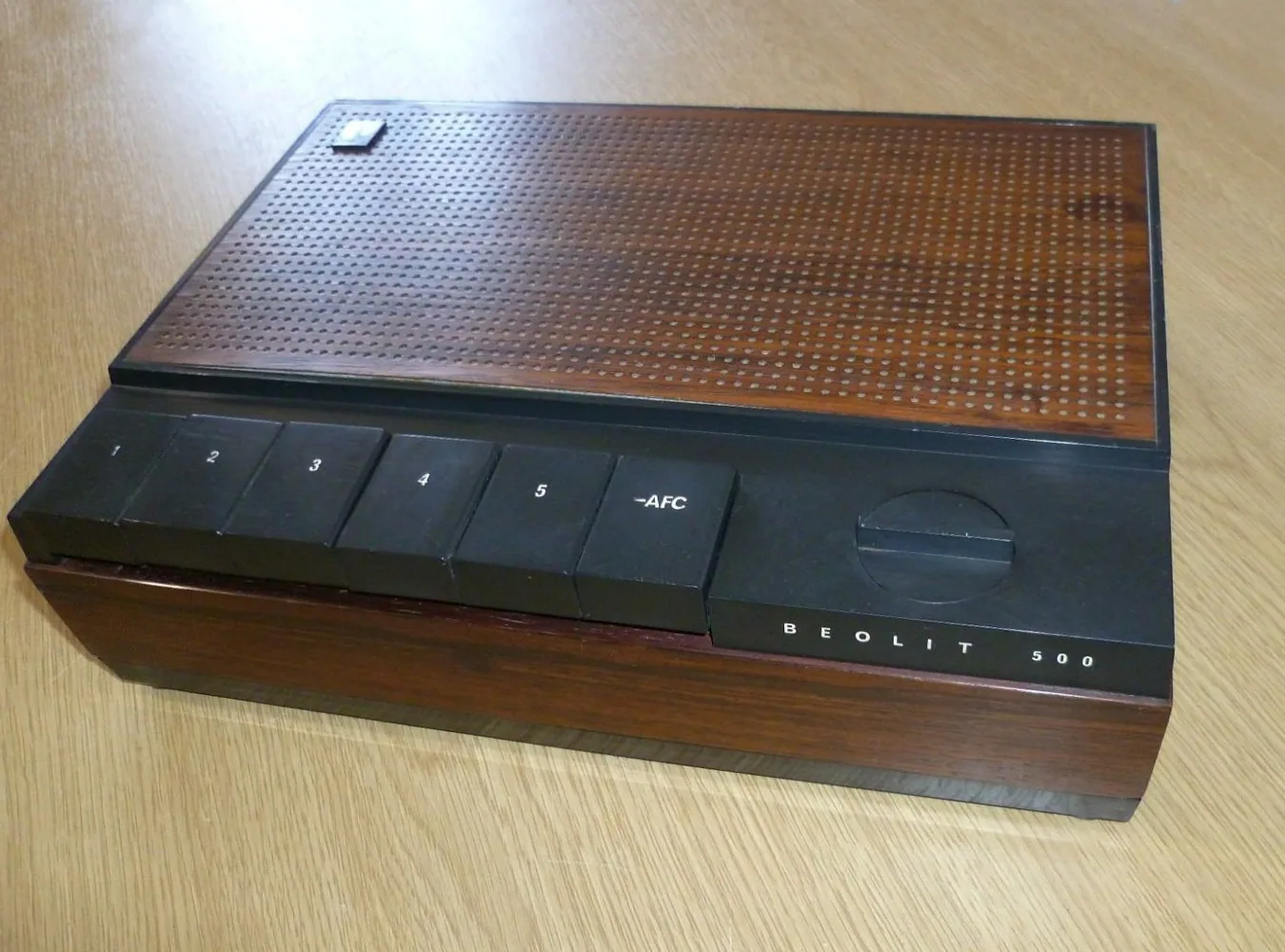 Bang & Olufsen Beolit 500. Portable radio.