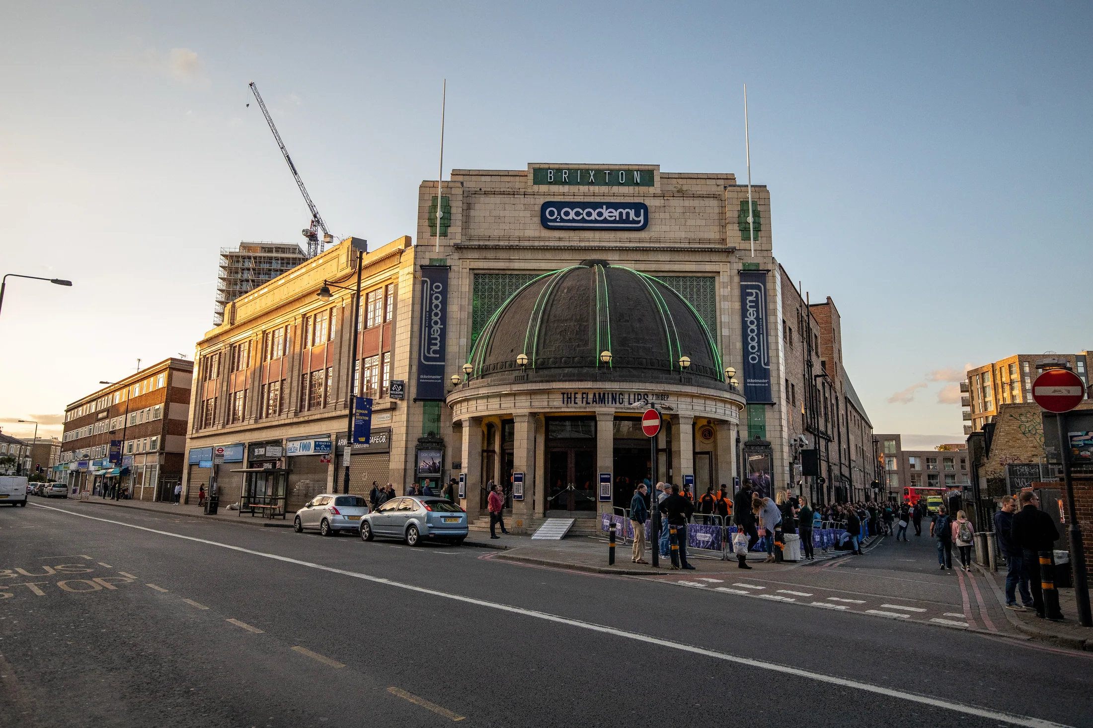 Brixton Academy. House light, single position.